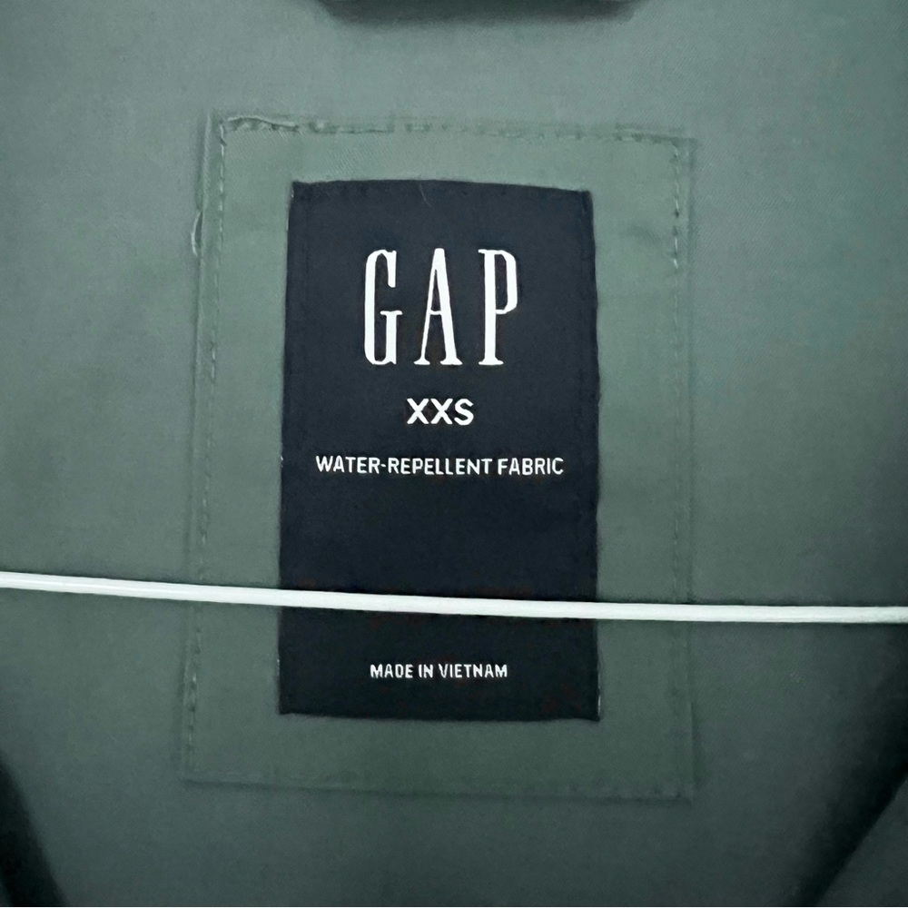 Gap Oversized Cropped Rain Jacket - image 3